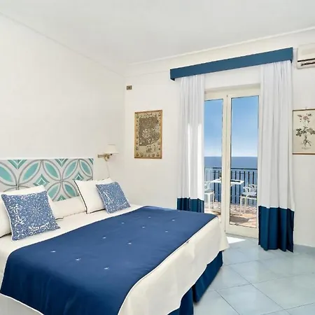 Vila With Pool Sea View